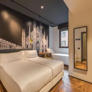 Roxy 3*, Milano Italia